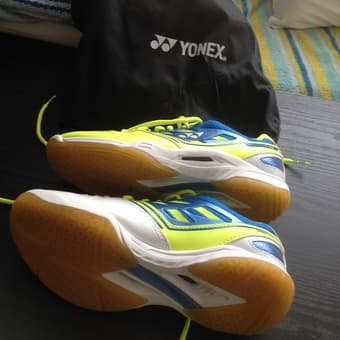 Yonnex badminton shoes women size 7 2