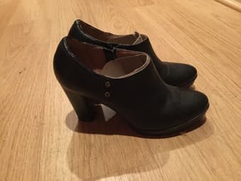 Clarks black leather ankle boots 1