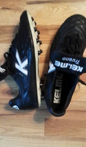 Kelme Soccer Cleats Men's size 13 1
