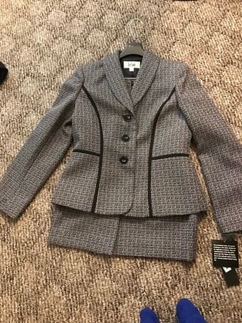 Brand new Women's suit/ skirt set 1