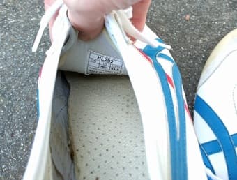 Onitsuka Tiger sneakers (white/blue/red) (LIKE NEW) 3
