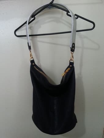 BRAND NEW: Scuba Navy Tote Bag by Duzen, Australian Designer Leather 1