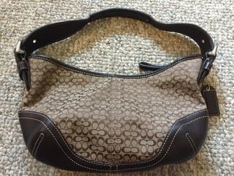 Coach Signature Purse 1