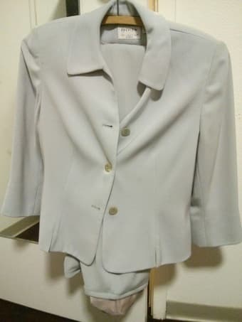 Women's business/work suit (Size 4-8) 2