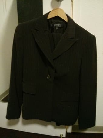 Women's business/work suit (Size 4-8) 3