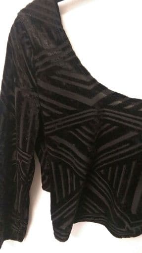 Small, Black, Velvet, Cross-Back Urban Outfitters Crop top 2