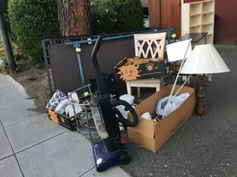 Lots of free stuff pick pick in mountain view by 6/4 noon 1