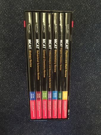 Kaplan MCAT 7 Subject Set + Official MCAT Guide 2