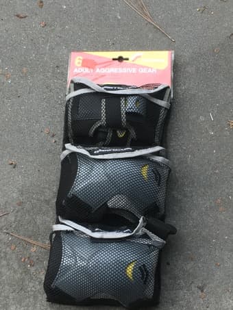 Brand new Adult Aggressive Gear 1