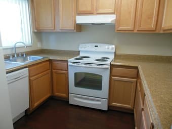 Spacious Master Bedroom Suite available August 1st 4