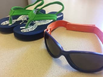 FS: Like New Boy's Carter's sz 7/8 flipflops & Foster Grant sunglasses 1