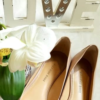 stylish Gianni Bini nude two-toned flats, worn only twice 3