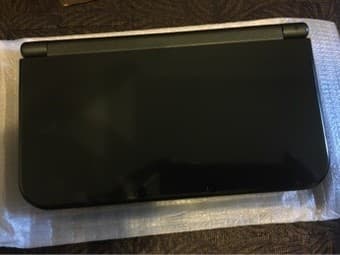 Selling Nintendo 3DS XL (Black) 1