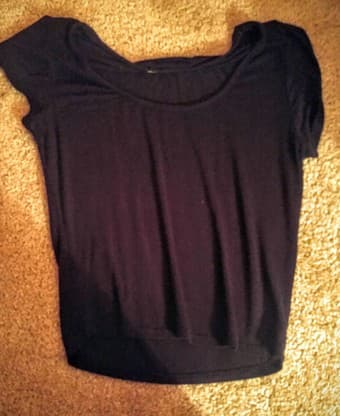 Green Hollister Tank Top, Black Crop Top, Knitted Multicolor Cardigan 2