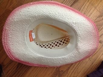 Cowgirl hat (like new) 2