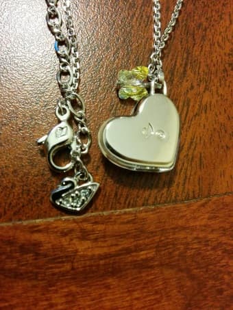 Swarovksi heart necklace 2