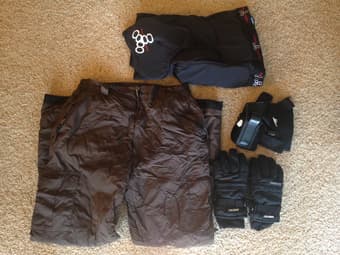 Snow board accessories: waterproof pants, wristguards, buttpad, glove 1