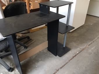 small desk - Free to pick up in mountain view 1