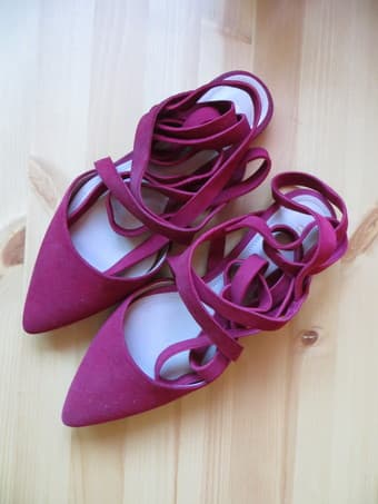 BCBGeneration Berry-Colored Noel Flat Size 5.5 1