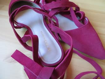 BCBGeneration Berry-Colored Noel Flat Size 5.5 2
