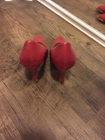 Pour la Victoire Christelle Metal-Tip Pump size 7 &  Dolce Vita sanda 3