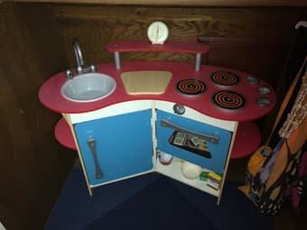 Play kitchen with accessories 2