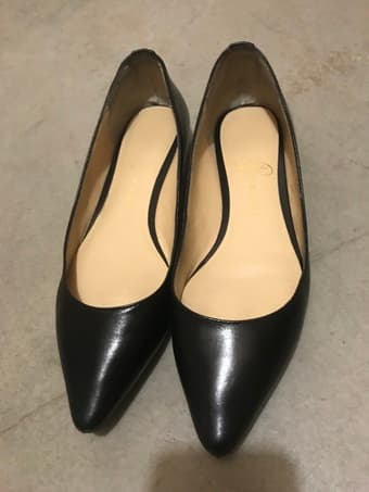 Professional stylish black leather pointed toe flats size 6.5 1