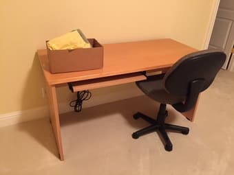 Free Simmons Queen mattress and wood study desk 2