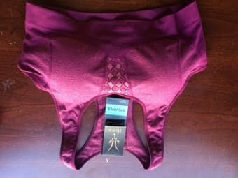 BRAND NEW Sports bra 5 dollars 1