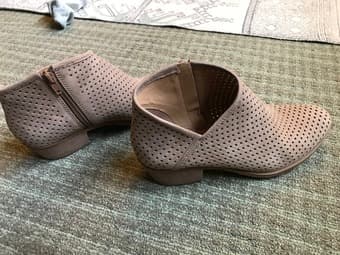 Size 7 ankle boots (beige) -- Lucky Brand -- only worn once 1