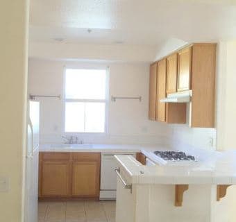 Fully-furnished 3BD/3BA in Mountain View avail in end-June 2