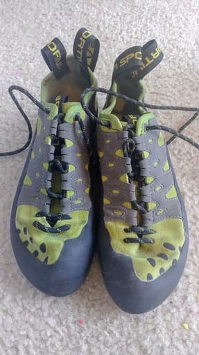 Used twice: Women's La Sportiva Climbing Shoes (Tarantulace) 2