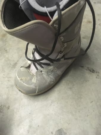 Snowboard boots and bindings 2
