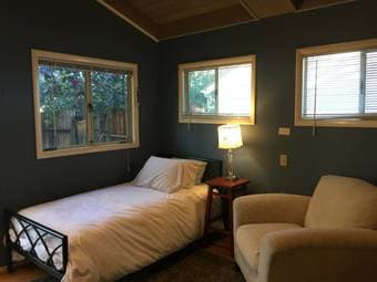 1b1b 780ft2 w/large office (2-minute walk to Stanford, dog allowed) 4