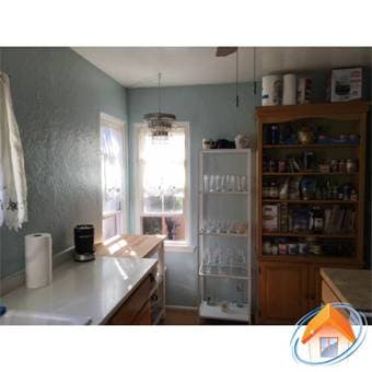 Fully furnished room, one block from Stanford 2