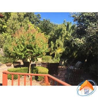 Fully furnished room, one block from Stanford 3