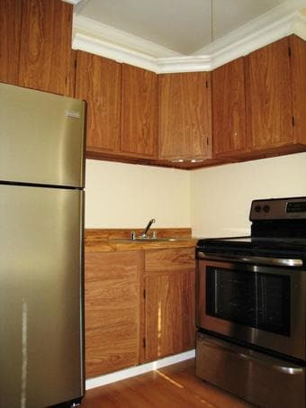 June 9th - fully furnished Palo Alto studio - all utilities included 3