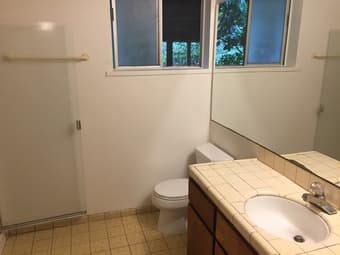 Studio Apartment on Skyline Blvd 4