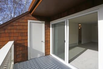 MASTER BEDROOM w PRIVATE BATHROOM, BALCONY, WALK-IN CLOSET Sunnyvale 2