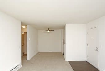 MASTER BEDROOM w PRIVATE BATHROOM, BALCONY, WALK-IN CLOSET Sunnyvale 3