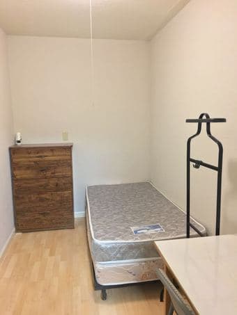 Palo Alto 斯坦福附近 两室一卫中小卧室出租 $30每天，8月20号起租，长租短租均可 1