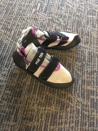 for sale women's anasazi LV climbing shoes, US size 6.5 (Eur 37) 1