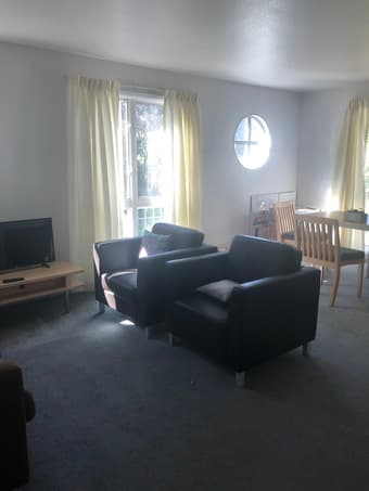 1 Room in Rains 4 bedroom for fall quarter (women only) 3