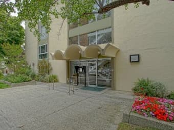 Gorgeous 2B/2bath spacious top floor condo in Mountain View 1