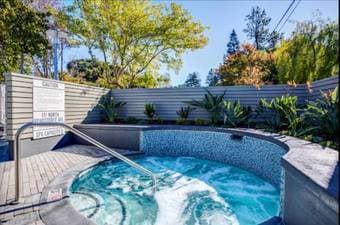 mountain view luxury 1b1b in 2b2b available Jun-Dec - $1900 4