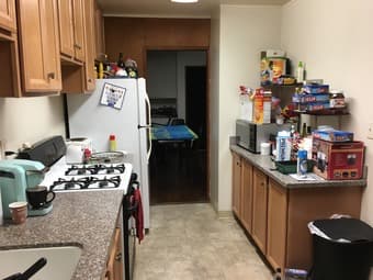 Looking for quiet, cleanly housemates starting Sept. 13 (1-year lease) 1