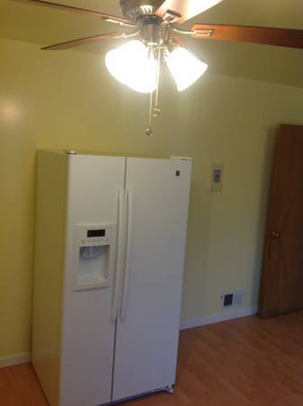 Room in 2 Bed Burlingame Apt. Close to Milbrae BART/Caltrain 3