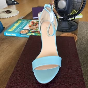 Baby Blue Womens open toe kitten heel Size 6 2