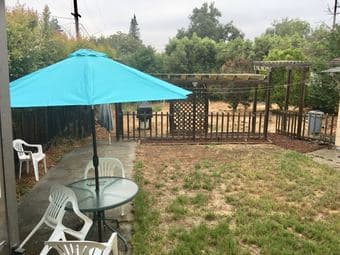 Mountain View 2br/1ba Single Family House 独立房大院子 4