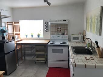 1bedroom cottage for rent near Stanford 2